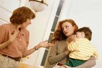 Video: Nỗi lòng con dâu khi bị mẹ chồng đối xử thậm tệ