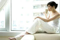 Video: Đố bạn, sáng sớm ngủ dậy nên đánh răng hay uống nước trước?