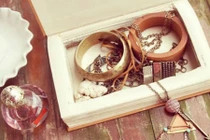 Những sai lầm khiến trang sức cực mau xuống sắc