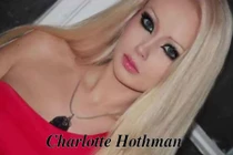 Những cô gái có gương mặt giống hệt búp bê gây sửng sốt