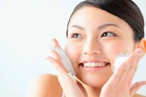 Cách tạo bọt cho sữa rửa mặt theo cách của người Nhật