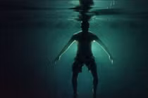 Kinh ngạc người đàn ông chìm dưới nước 10 ngày vẫn sống