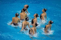 Mãn nhãn màn bơi nghệ thuật nhóm cực đỉnh