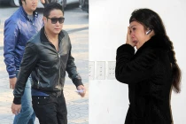 Nghệ sĩ dựa vào nhau nức nở trong đám tang Tuấn Dương