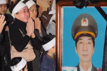 Dòng người tới tiễn đưa NS Tuấn Dương từ sáng sớm