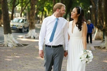 Ngô Phương Lan tung ảnh cưới lãng mạn trước hôn lễ