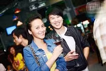 Thanh Bùi bất ngờ làm đám cưới với hotgirl