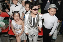 Mải ngắm Psy nhí, Phương Mỹ Chi, Quang Anh bị fan bỏ rơi