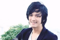 Hà Việt Dũng: “Mỗi lần đi event lại phải mượn quần áo” 