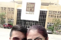 Ngọc Hân khoe bằng tốt nghiệp loại giỏi bên bạn...trai