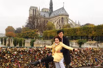 Vũ Hoàng Việt say đắm bên bồ già tỷ phú trên đất Pháp