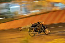 Khiếp vía quái xế quậy trên đường đẹp nhất Sài Gòn 