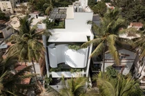 Nhà phố đẹp long lanh nhờ mặt tiền uốn lượn độc đáo