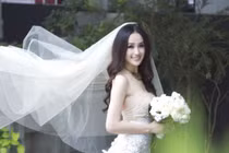 Mai Phương Thúy mặc váy cưới xuyên thấu