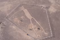 Tận mục hình vẽ khổng lồ bí ẩn ở sa mạc Mỹ
