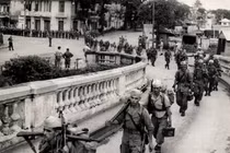 Cận cảnh giây phút chuyển giao quyền lực ở HN ngày 10/10/1954