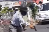 Ông thợ hồ ở Bạc Liêu cầm súng nhựa đe dọa tài xế xe tải