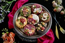 Mẹ đảm làm bánh cúng rằm tháng 7 đẹp đến nỗi “không nỡ ăn“