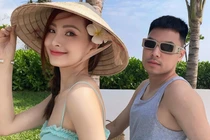 Cầu thủ Đức Huy ôm eo bạn gái là MC xinh đẹp của VTV