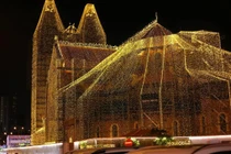 Khung cảnh lung linh của nhà thờ Đức Bà trước thềm Giáng sinh