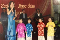 Gia đình chị em sinh 4 bằng thụ tinh ống nghiệm gây “sốt mạng“