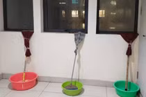 Netizen chia sẻ loạt ảnh chống bão “cái khó ló cái khôn“