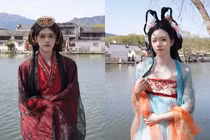 Đi tham quan cổ trấn, nhóm bạn nam hóa “tứ đại mỹ nhân“