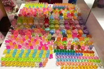 Trend xé túi mù: Niềm vui chốc lát đổi lại gì?