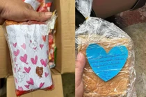 Xúc động những dòng gửi gắm của các em học sinh đến vùng lũ