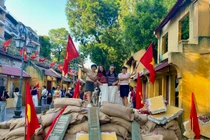 Người Hà Nội bồi hồi tìm về “Ký ức Hà Nội” ở Phùng Hưng