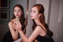 Hot girl đời đầu Huyền Lizzie tuổi U40 sở hữu làn da “không tuổi“