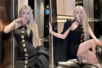 Tạo dáng trong thang máy, nữ DJ Việt vẫn gợi cảm ngút ngàn