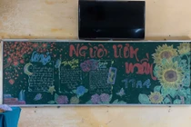 Báo bảng các em học sinh mừng 20/11 mà ngỡ của họa sỹ