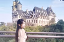 Giới trẻ thích thú check-in lâu đài Tam Đảo đẹp như cổ tích