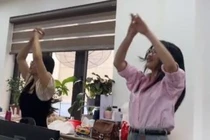 Muôn kiểu tập thể dục của dân văn phòng: Khó thế cũng nghĩ ra!