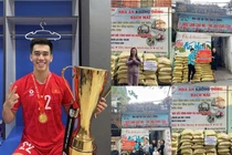 Tiến Linh trích tiền thưởng tặng 2,5 tấn gạo cho bệnh nhân nghèo