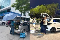 Độc lạ Quảng Ninh: Lái xế hộp tiền tỷ đi bán hàng rong