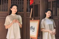 Bà xã Đoàn Văn Hậu gây ấn tượng khi đi lễ đầu năm