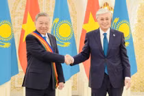 Việt Nam - Kazakhstan nâng cấp quan hệ lên Đối tác Chiến lược