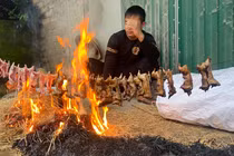 Món ăn đặc sản mùa mưa Nghệ An nhìn hết hồn