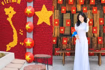 Trào lưu decor cờ đỏ sao vàng trên đồ uống thu hút giới trẻ