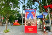 Hồ Gươm “khoác áo mới” chào mừng 70 năm ngày Giải phóng Thủ đô