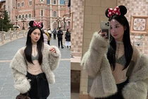 Streamer cô giáo diện áo xuyên thấu đi Disneyland hút ánh nhìn