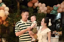 “Cô chủ tiệm nail” Huyền My tổ chức tiệc sinh nhật hoành tráng cho con