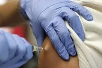 Tiếp tục tiêm vắc xin viêm gan B cho trẻ sơ sinh