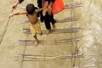 Ai đủ dũng cảm đi qua những cây cầu như thế này?