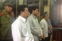 Nhận xe Lexus, sừng tê giác...không phải ăn hối lộ?!