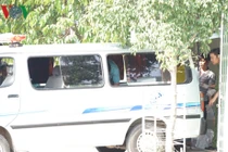 Khám nghiệm hiện trường nghi án chồng sát hại vợ rồi tự sát