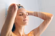 Tắm nhiều vào ngày lạnh tăng nguy cơ ung thư da