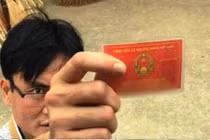 Làm rõ vụ cán bộ huyện Ba Vì rút thẻ ngành dọa tài xế xe tải